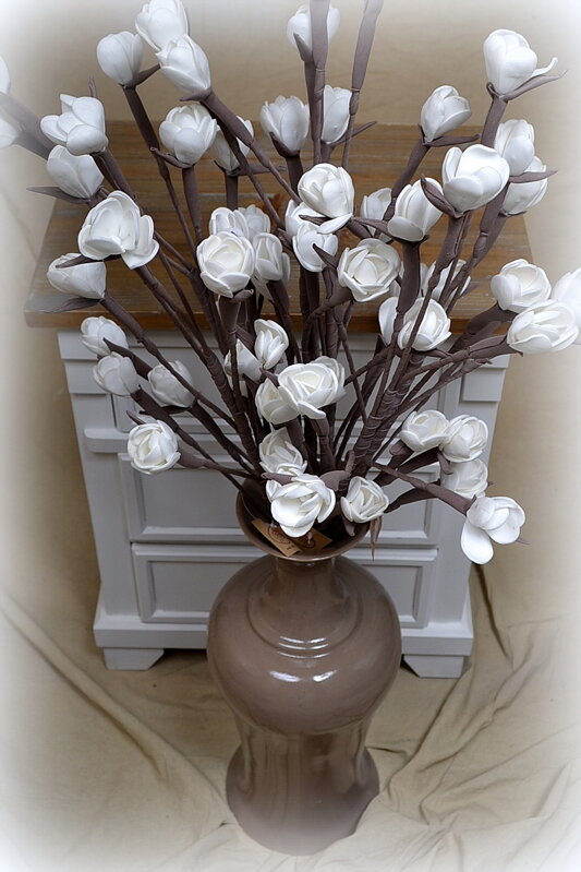 Kvet 3-84W biely