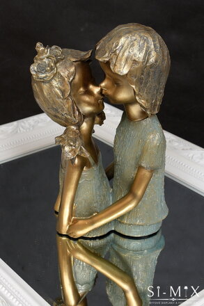Soška zaľúbenej dvojice/33x17x13cm.
